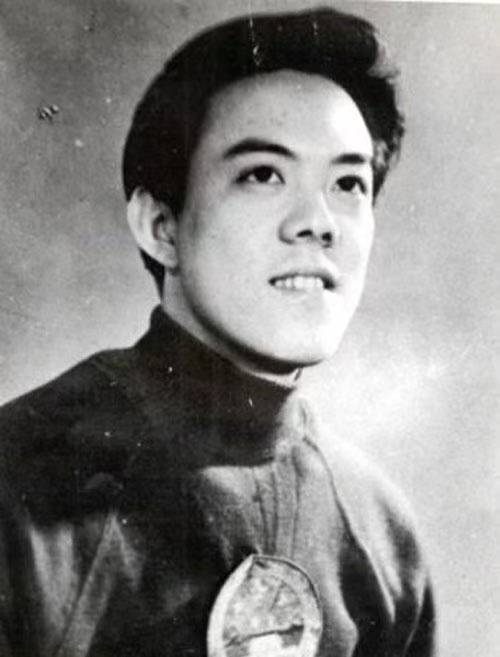 kaiyun-容国团：中国第一位世界冠军，31岁含愤屈死，留下10字遗书|香港|中国体育|国乒|乒乓球|乒乓_新浪体育_新浪新闻