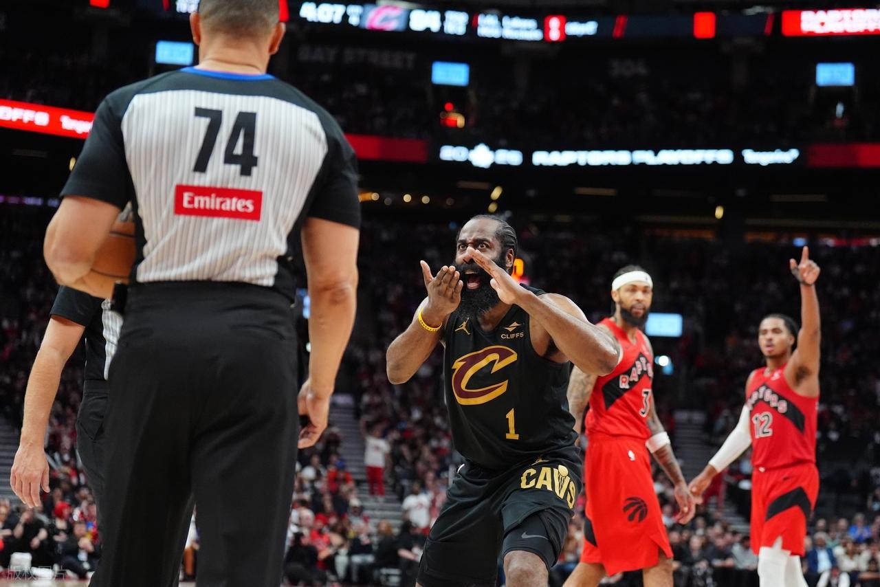 开云-塔图姆轰30+11+7仍无缘日最佳，抱歉，文班打破NBA尘封22年的纪录